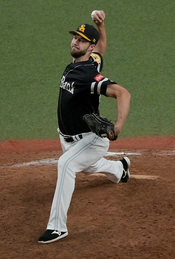 Rea with the Fukuoka SoftBank Hawks