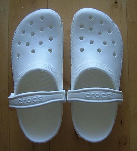 ファイル:Crocs white.jpg - Wikipedia