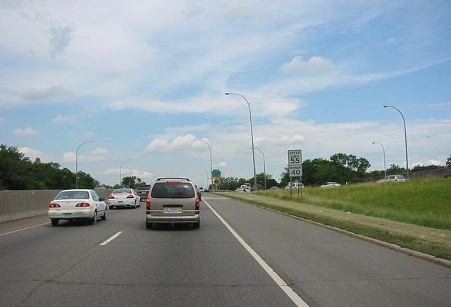 A preconstruction photo of the Crosstown Commons junction. The two left lanes are I-35W northbound, while MN 62 enters via the ramp on the right.