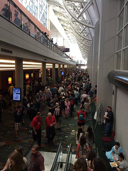 File:Crowds in the Salt Palace Convention Center at the 2014 Salt Lake Comic Con in Salt Lake City, Utah.jpg