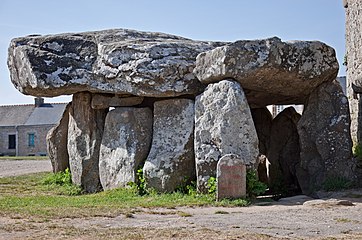 Crucuno dolmen, in Plouharnel, Morbihan