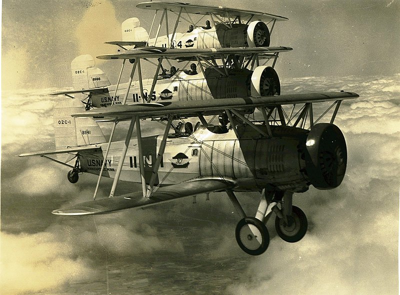 File:Curtiss F8C-5 Formation, circa 1930.jpg