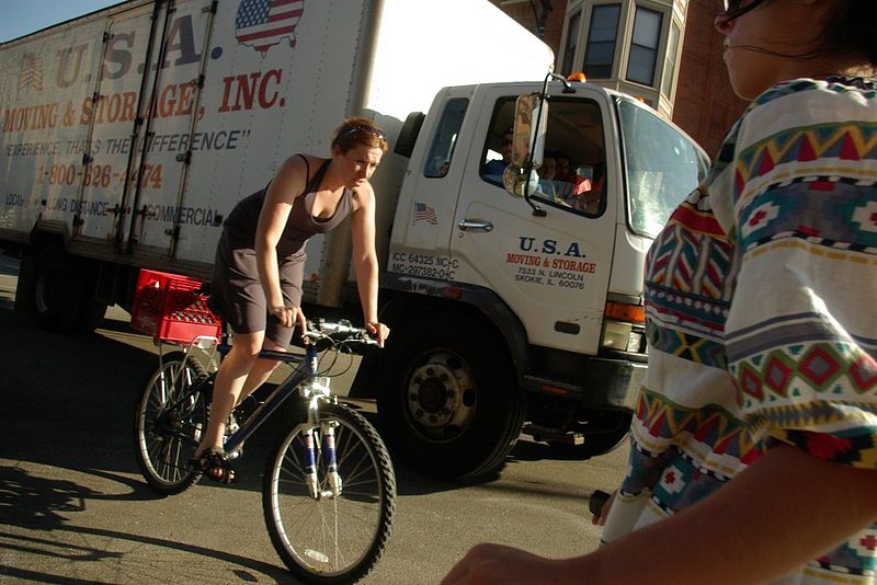 File:Cycling in Chicago 06.jpg