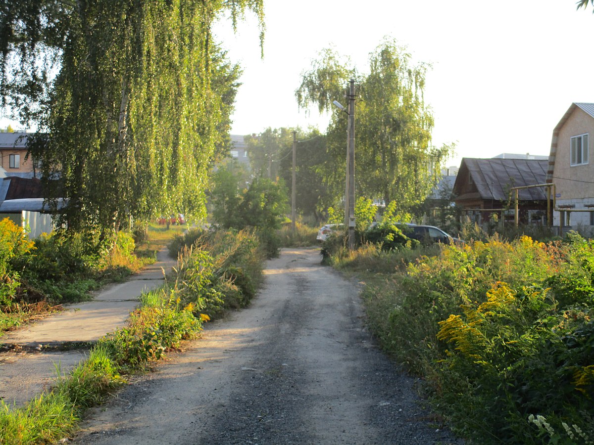 Улица светлая