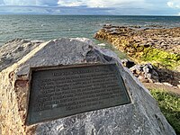 Placa conmemorativa del Darwin Rocksitters Club, abril de 2024.