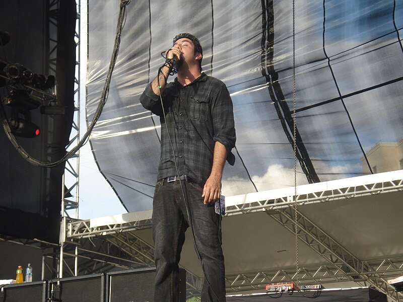 File:Deftones in Maquinária Festival 3.jpg