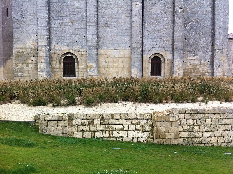 File:Donjon de Pons détail 1.jpg