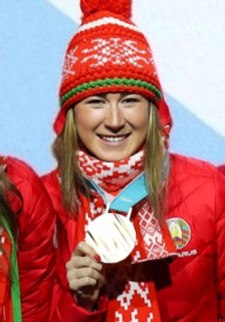 Alimbekavová se zlatou medailí z ženské štafety na pchjongčchangské olympiádě