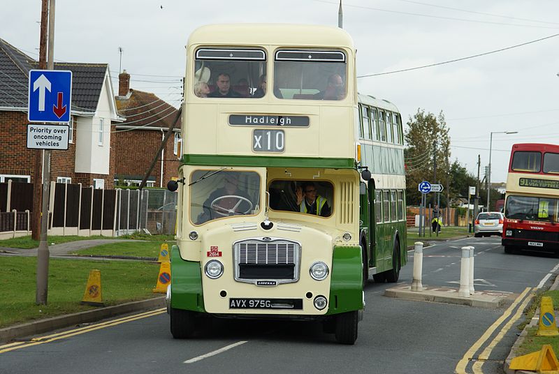 File:Eastern National bus 2614 (AVX 975G), 2009 Canvey Island bus rally (1).jpg