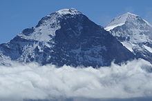 El Eiger desde el lado este (y el Mönch detrás).