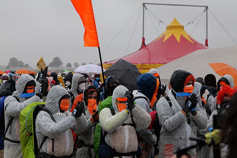 File:Ende Gelände Orange finger 2020-09-26 11.jpg