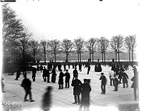 Leiden, Schaatsers op de Zoeterwoudsesingel