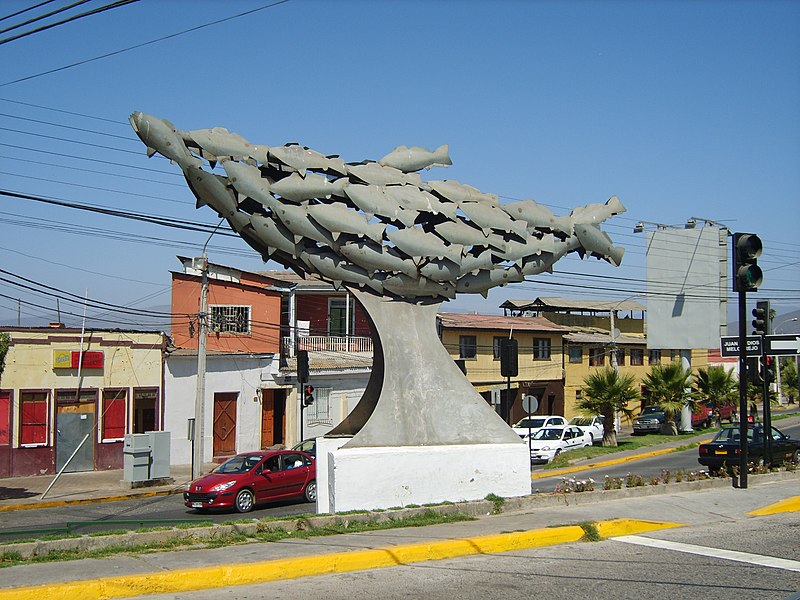 File:Escultura en la avenida Videla - panoramio.jpg