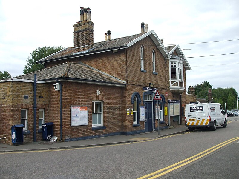 File:Ewell West stn building 2012.JPG