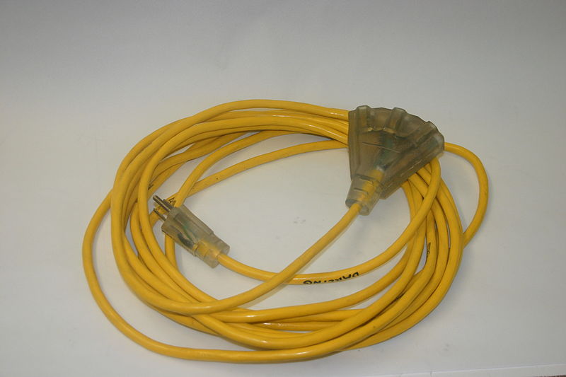 https://upload.wikimedia.org/wikipedia/commons/thumb/8/8c/Extension_cord.JPG/800px-Extension_cord.JPG