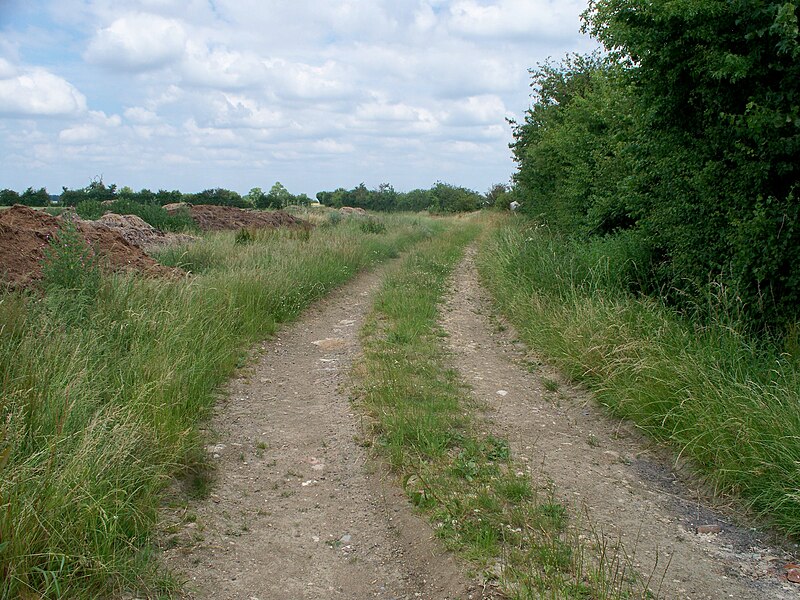 File:Footpath to nowhere - geograph.org.uk - 1964437.jpg