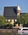 Leonhardskirche, von der anderen Mainseite aus gesehen