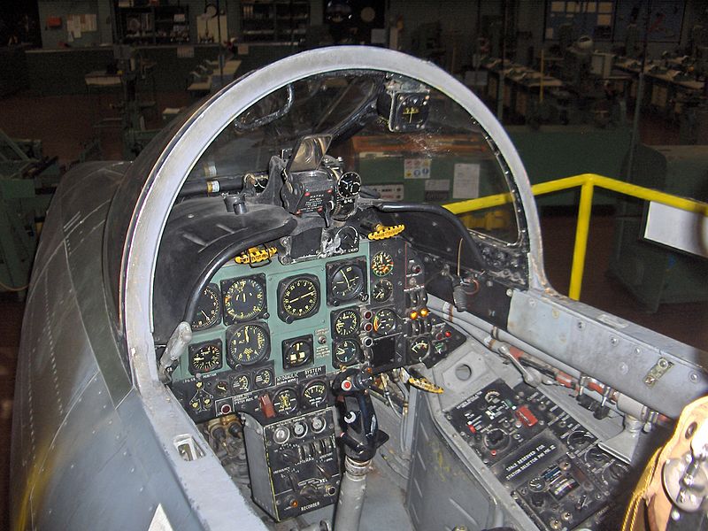 Die Fiat G.91 800px-G-91R1_cockpit