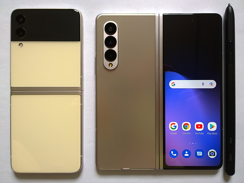 File:Galaxy Z Fold & Galaxy Z Flip.jpg