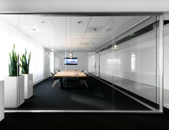 Mirrored glass partition wall