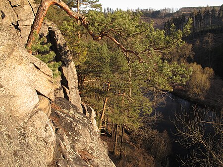 Fail:Gneiss rocks near Vltava river, Southern Bohemia.jpg