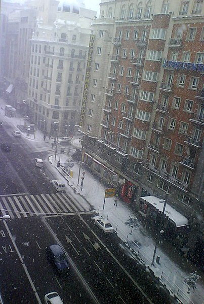 File:Gran Vía (Madrid) 22.jpg