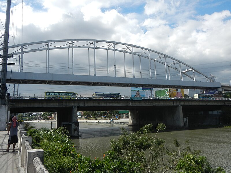 File:Guadalupe Bridge over the Pasig River, Philippines - 2017.jpg