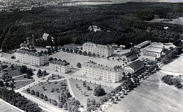 Flygbild över regementets kaserner i Halmstad, vid tidpunkten tillhörande Hallands regemente.