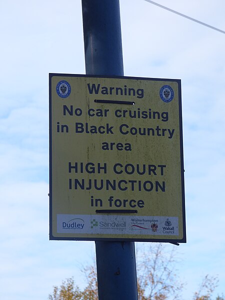 File:Hallens Drive, Wednesbury - sign - Warning No car cruising in Black Country area - High Court Injunction in force (38472829396).jpg