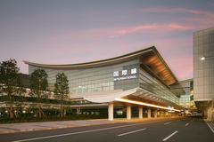 Tokyo airport. Аэропорт Токио-Ханеда (Япония). Международный аэропорт Токио Ханеда. Аэропорты Японии Ханэда. Аэропорт Ханеда Япония.