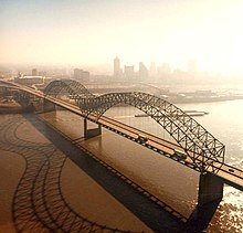 Two-arch bridge over the Mississippi River, seen from above