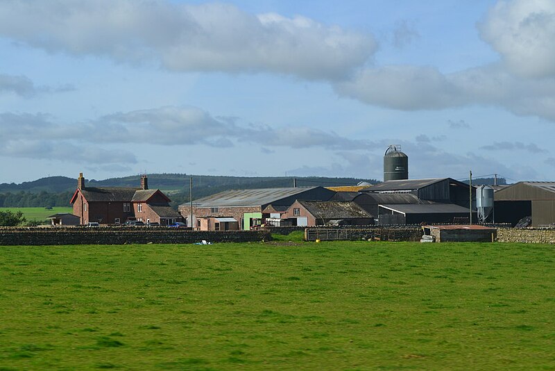 File:High Barn, seen from the railway - geograph.org.uk - 6275104.jpg