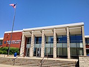 Highland Park High School (Highland Park, Illinois), USA - juni 2014.jpg