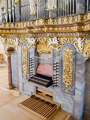 Horb (Neckar), Stiftskirche Heilig Kreuz, Orgel (8).jpg