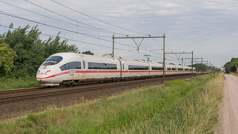 File:Horst-Sevenum ICE3m 4602 als ICE International 105 Basel SBB (35229326096).jpg