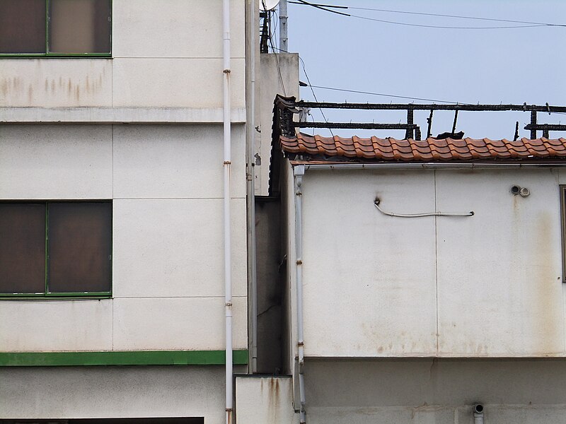 File:Hotel Prince Fire in Fukuyama 20120526-01.JPG