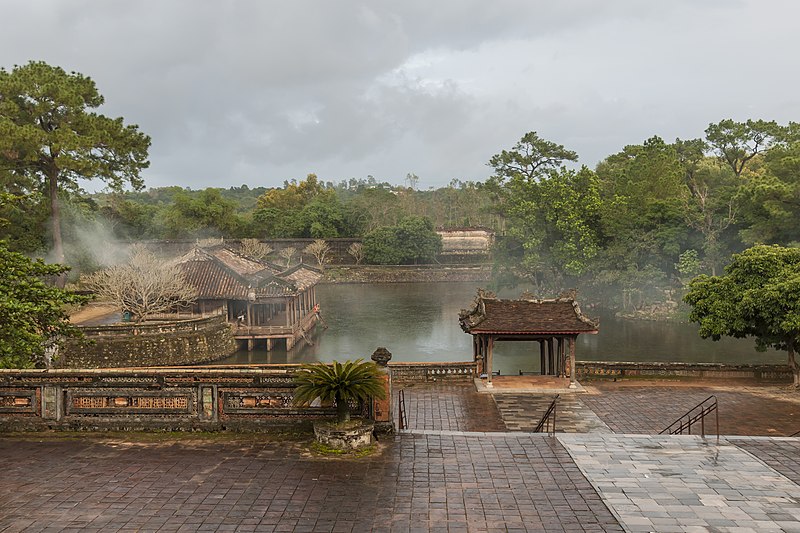 File:Hue Vietnam Tomb-of-Emperor-Tu-Duc-05.jpg