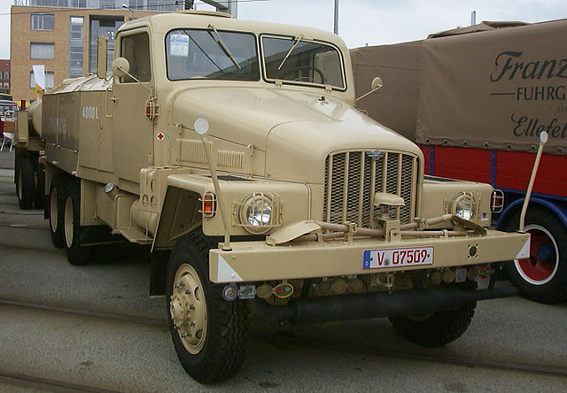 File:IFA G5 Tankwagen mit Anhänger.jpg - Wikimedia Commons