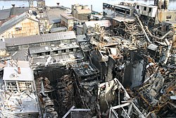 Räjähdyksen ja tulipalon tehtaalle aiheuttamia vaurioita.