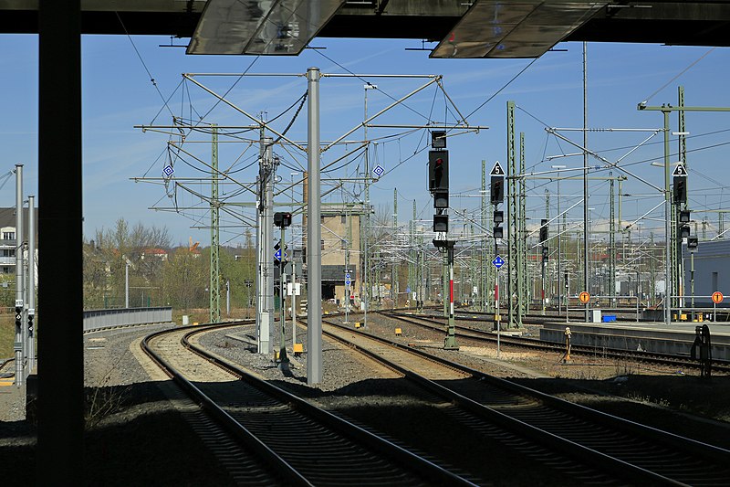 File:J40 938 Bf Chemnitz Hbf, Systemtrennstelle.jpg