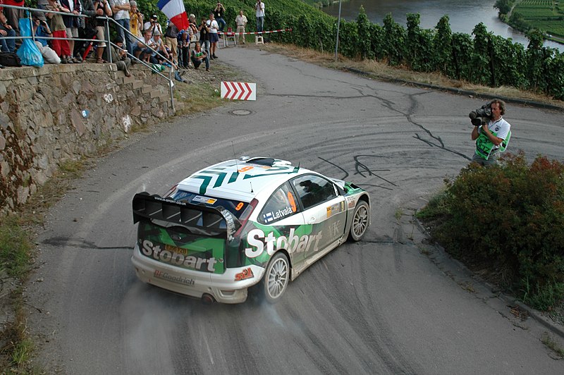 File:Jari-Matti Latvala - 2007 Rallye Deutschland.jpg