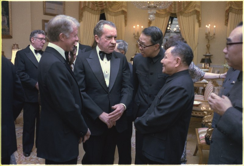 File:Jimmy Carter, Richard Nixon and Deng Xiaoping during the state dinner for the Vice Premier of China. - NARA - 183214.tif