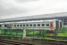 Kereta-kereta penumpang yang terparkir di emplasemen Depo Kereta Cipinang.