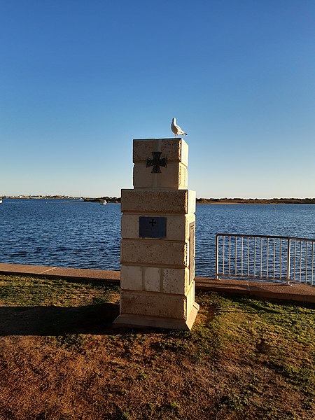 File:Kormoran Monument, Carnarvon, July 2020 02.jpg