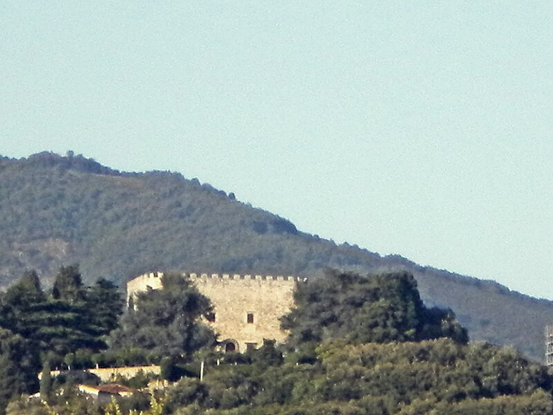 File:La Rocca di Montemurlo 21.jpg