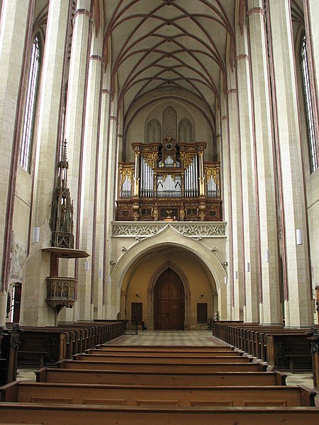 File:Landshut St Martin Interior View Main Aisle Organ.jpg