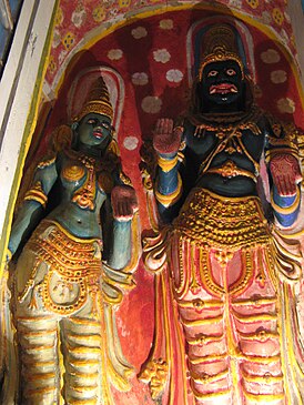 Lankatillaka Temple, Vibhishana 0547.jpg