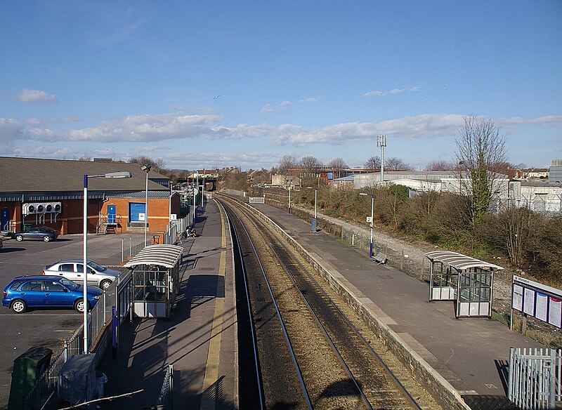 File:Lawrence Hill railway station MMB 01.jpg