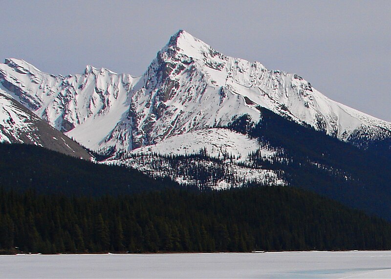 File:Leah Peak from Maligne Lake.jpg