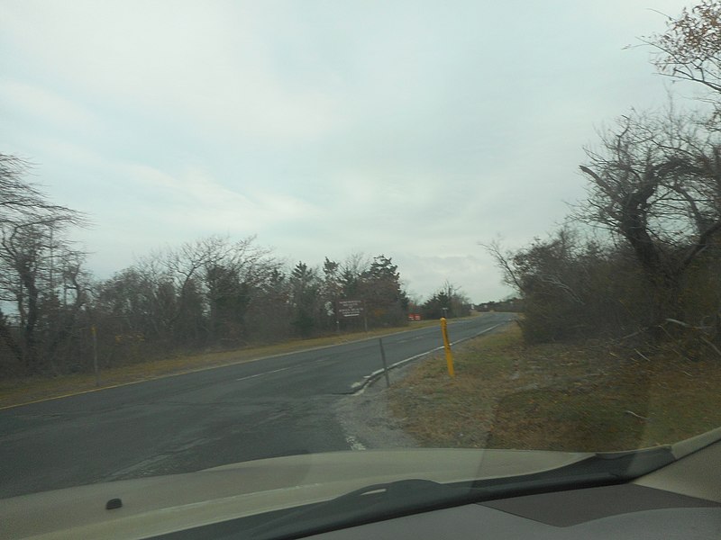 File:Leaving Jones Beach Parking Field 10.jpg